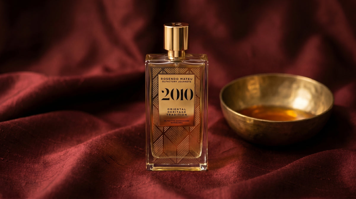 Rosendo Mateu 2010 EDP on raw silk of oxblood color with a brass bowl with ambergris tincture