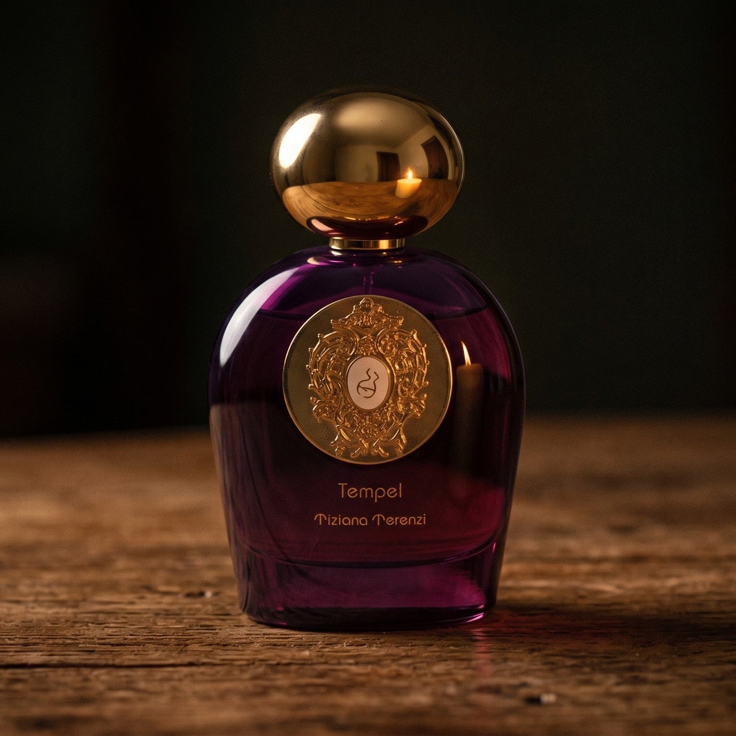 Tiziana Terenzi Tempel Comete EDP on aged maple with a slender candlestick and drifting smoke