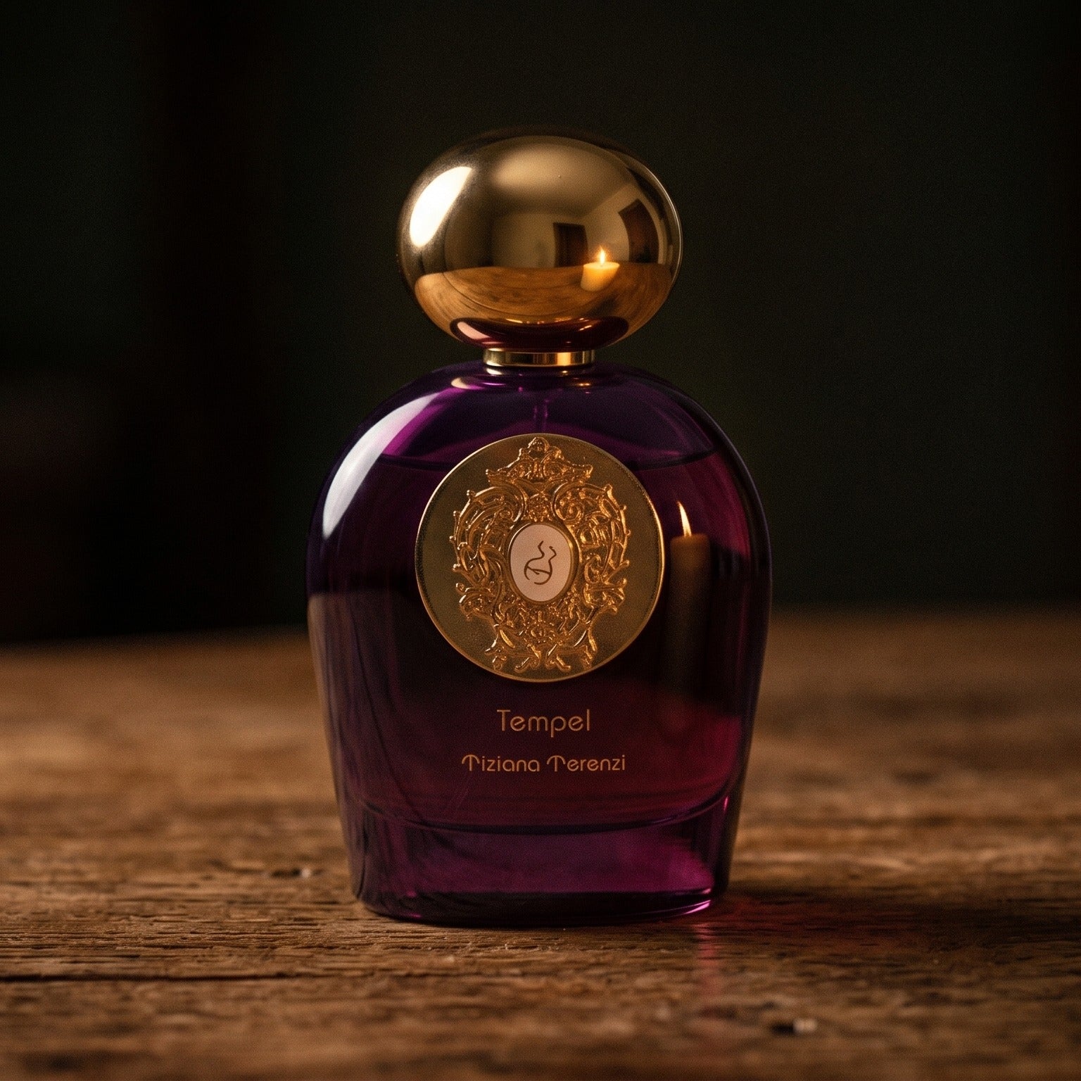 Tiziana Terenzi Tempel Comete EDP on aged maple with a slender candlestick and drifting smoke